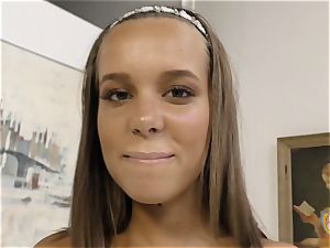 super-cute teenager Liza Rowe got facial